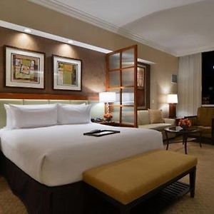 Deluxe One-Bedroom Suite